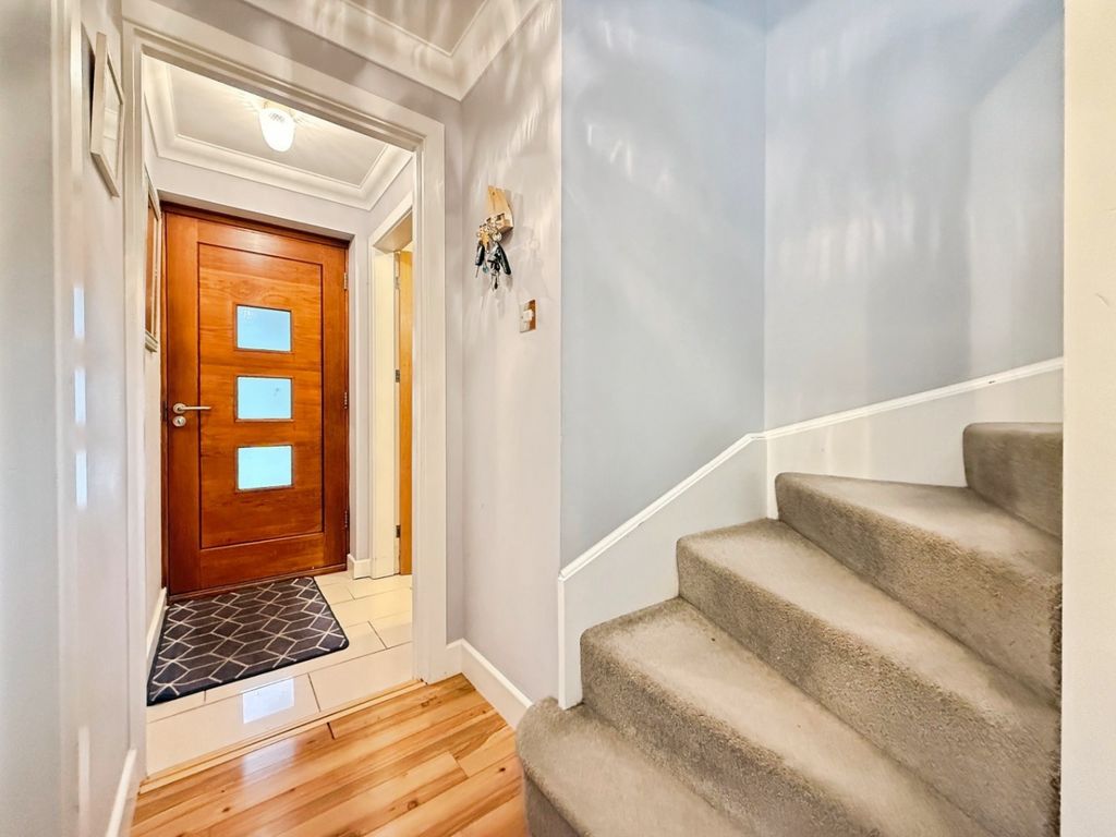 Property photo 2 of 32 4860254