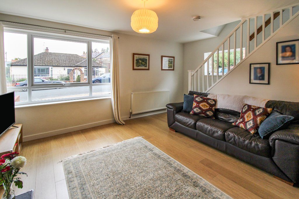 Property photo 2 of 20 Lounge