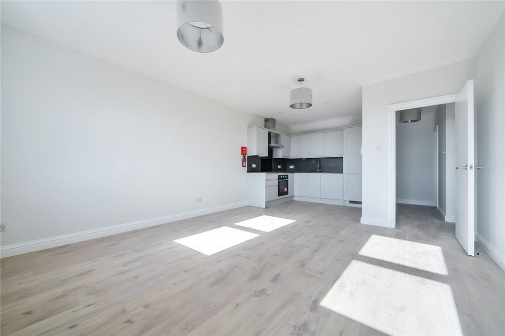 Property photo 1 of 15 Picture No. 02