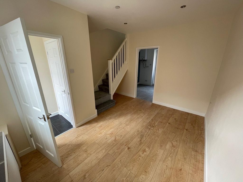 Property photo 2 of 8 Bedroom