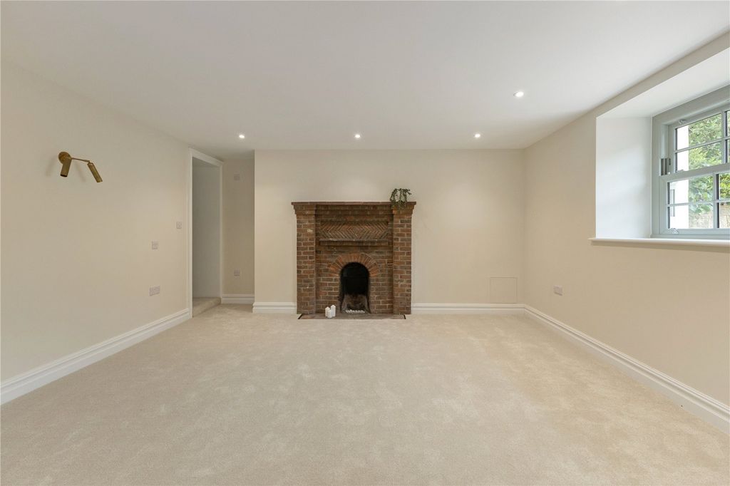 Property photo 3 of 11 Picture No. 20