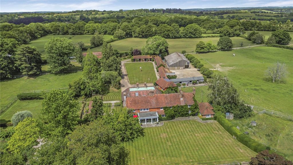 Property photo 2 of 42 Top Hill Farm