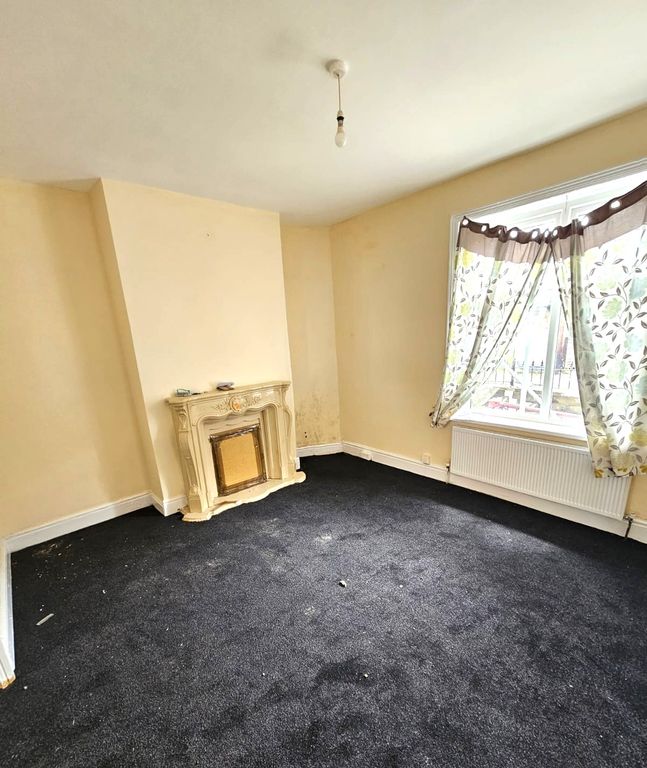 Property photo 2 of 8