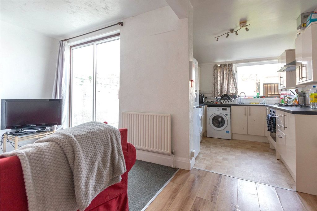 Property photo 3 of 17 Picture No. 25