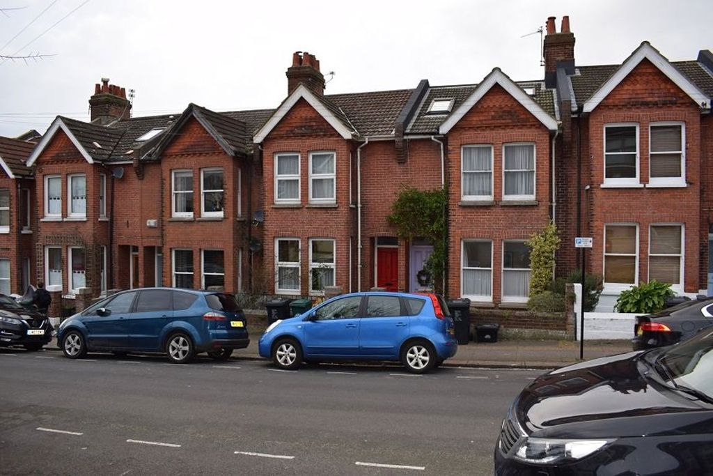 Property photo 1 of 8