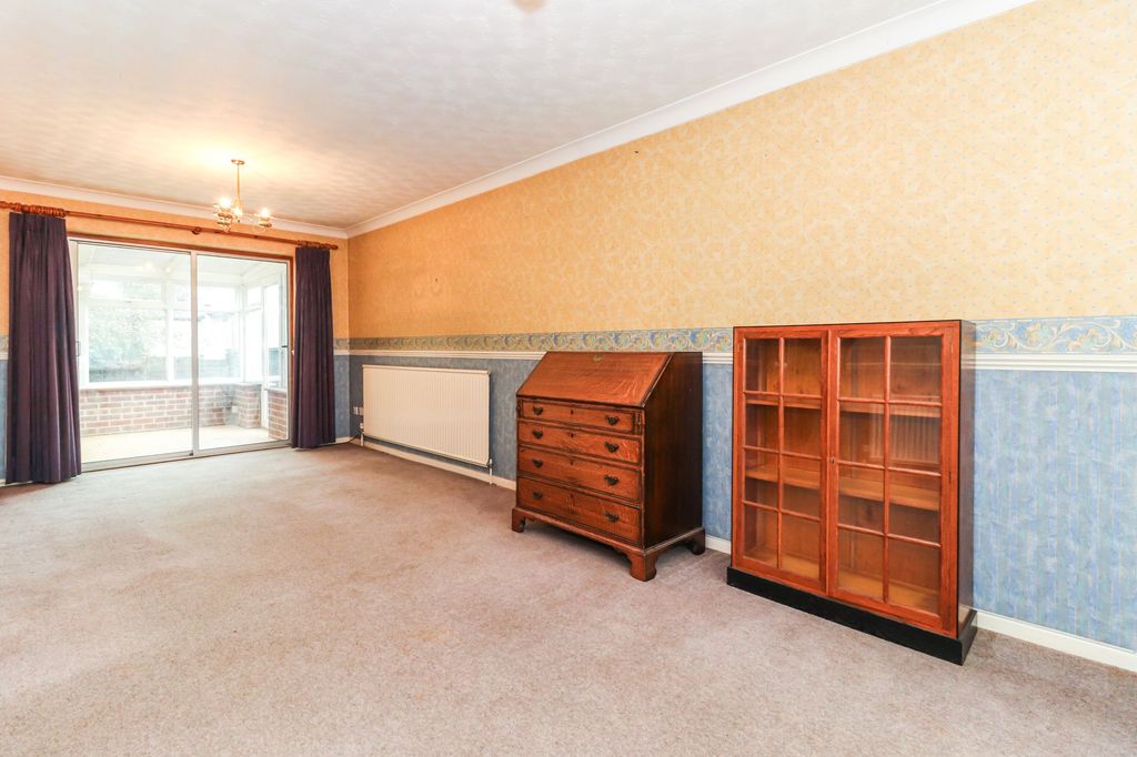 Property photo 2 of 21