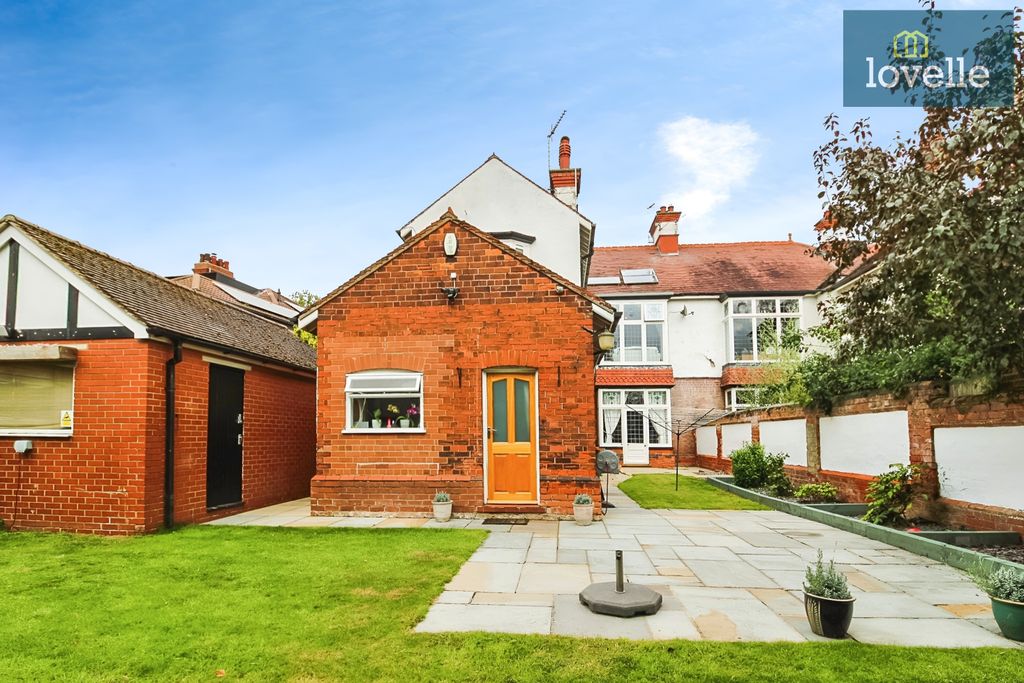 Property photo 2 of 37