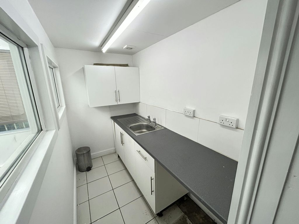 Property photo 2 of 7 Img_2368.Jpg