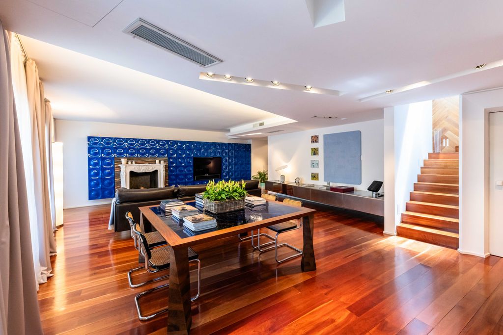 Property photo 3 of 61