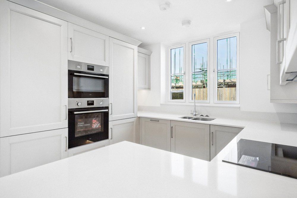 Property photo 2 of 10 The Russell