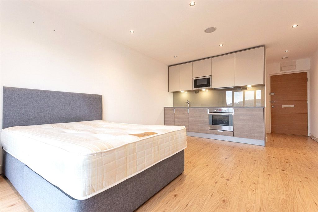 Property photo 2 of 17 Picture No. 05