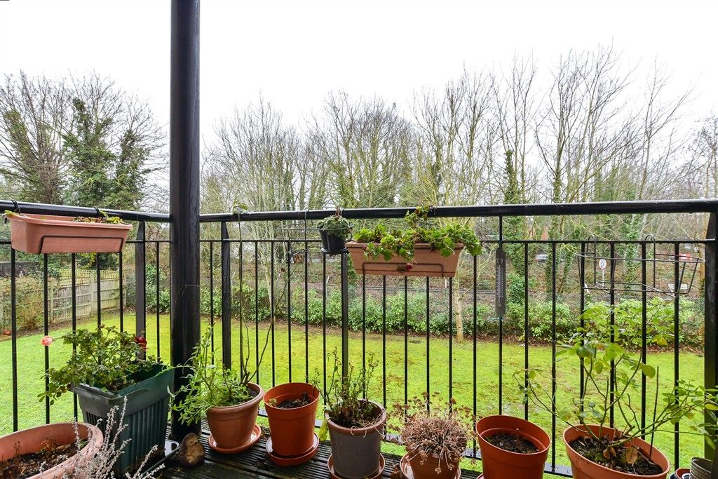 Property photo 2 of 8 Balcony / Terrace