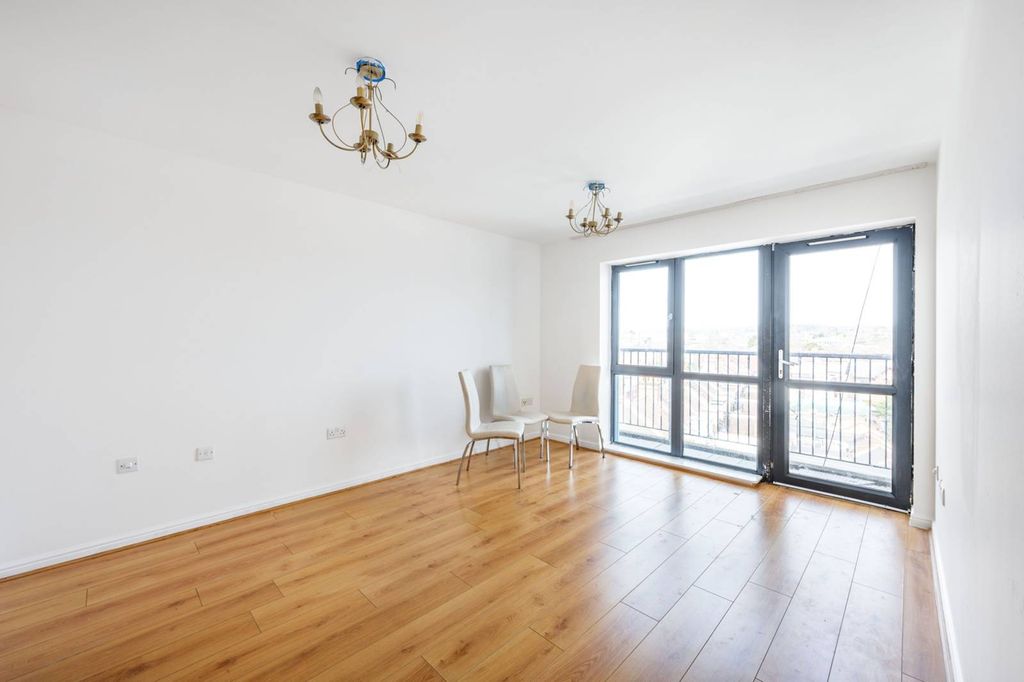Property photo 2 of 9