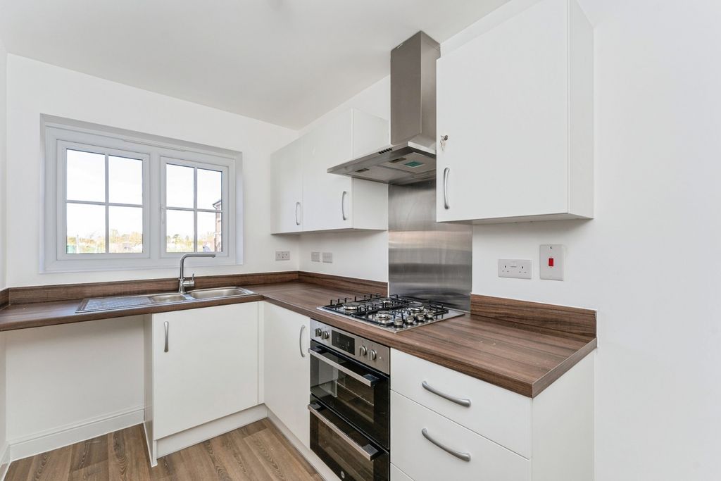 Property photo 3 of 17 Photo