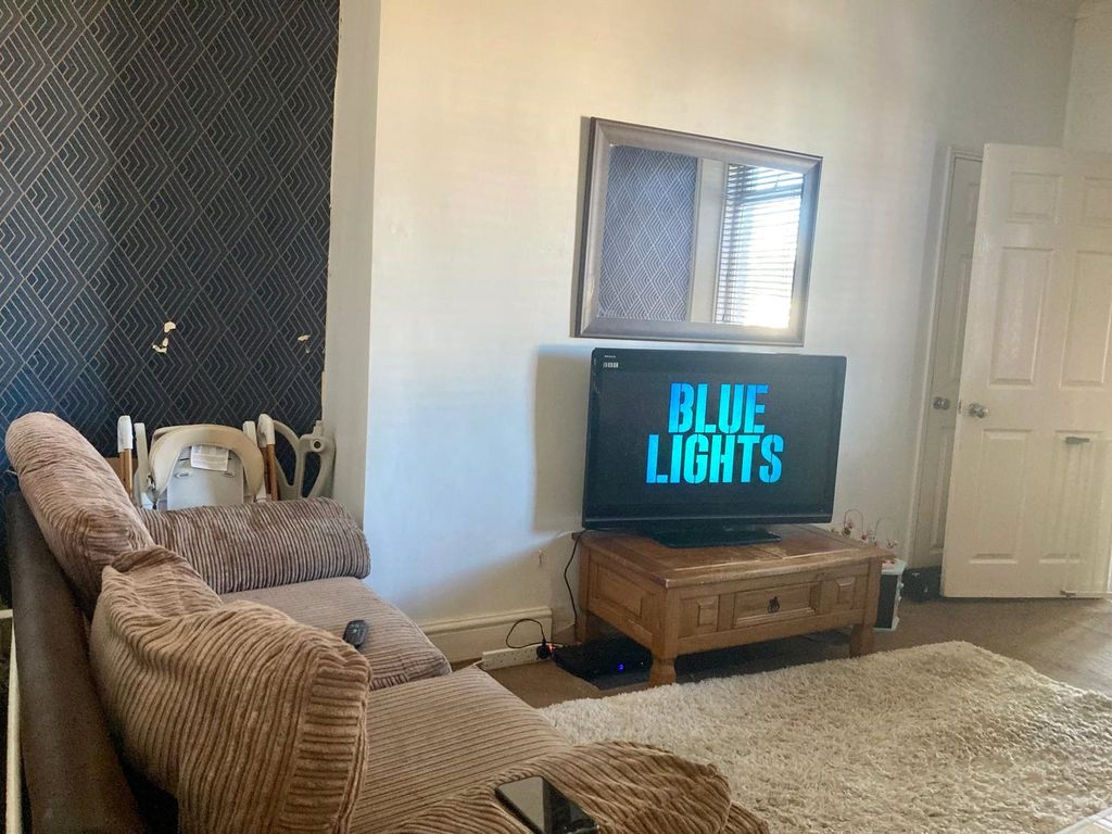 Property photo 3 of 8 Picture No. 06