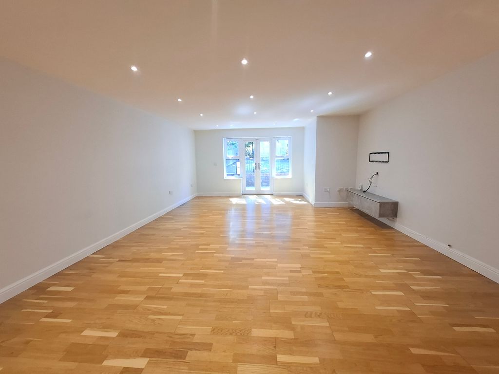Property photo 1 of 20 Reception Room
