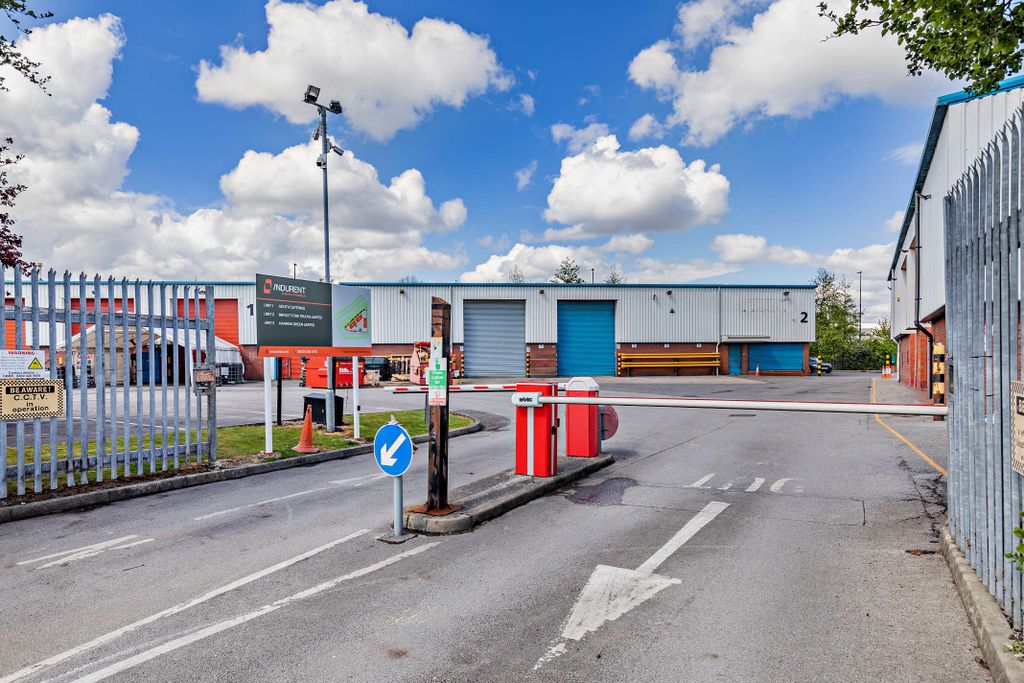 Property photo 3 of 5 8641578-Exterior13-800