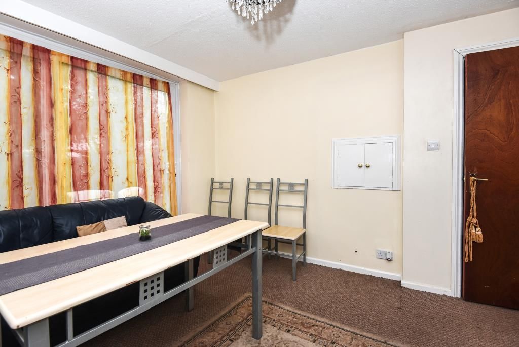 Property photo 3 of 6 Internal View 2