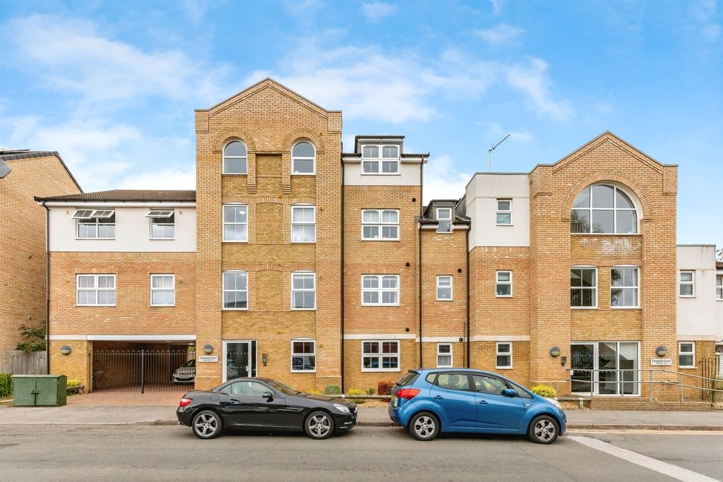 Property photo 1 of 8