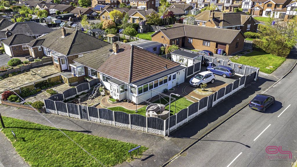 Property photo 1 of 35 Clay Street, Stapenhill (1).Jpg