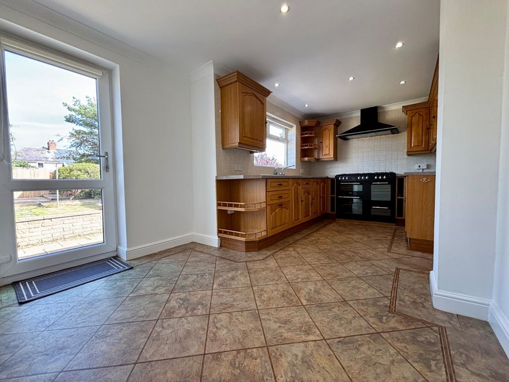 Property photo 3 of 24 Kitchen
