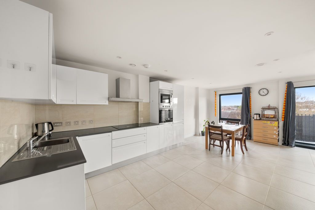 Property photo 3 of 19 Photo 11