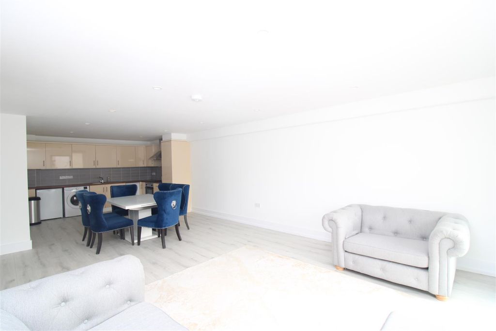 Property photo 1 of 12 Living Room