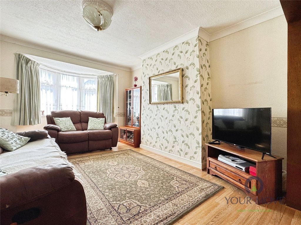 Property photo 2 of 15 Lounge