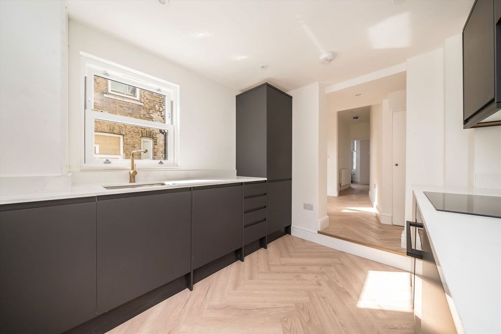 Property photo 3 of 5