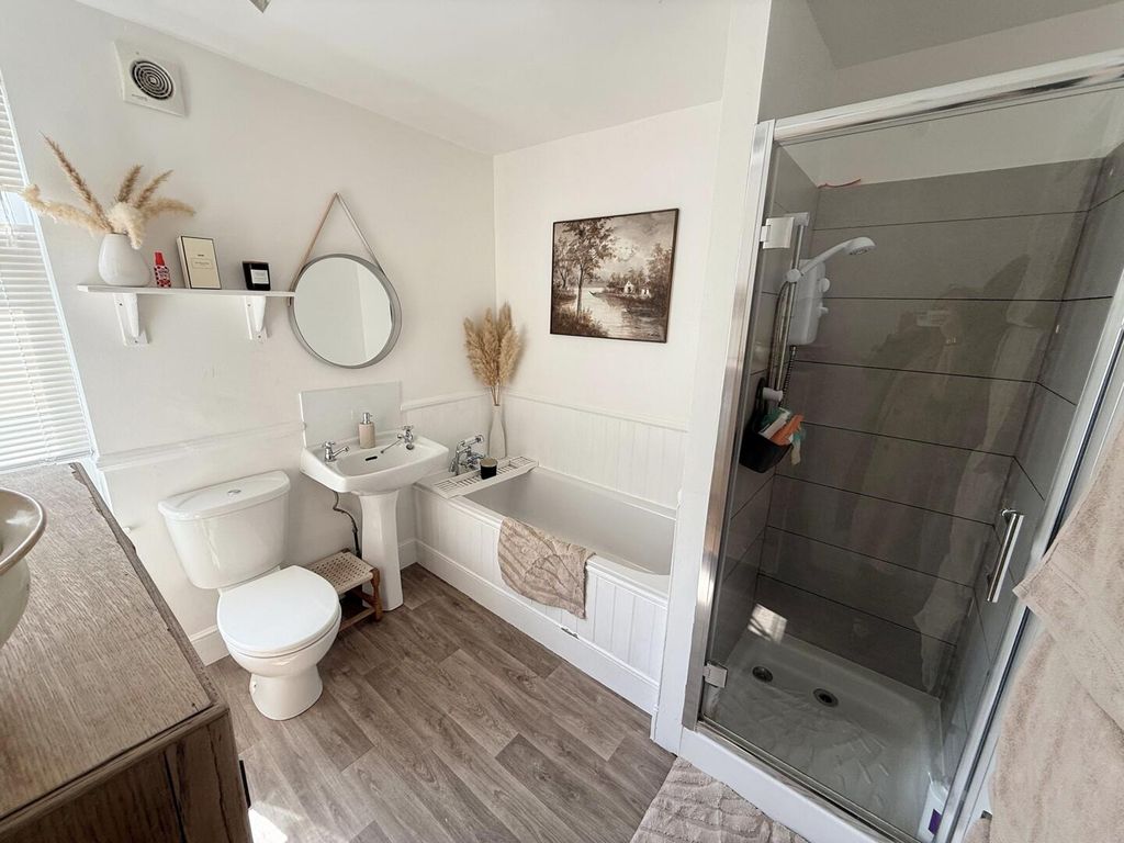 Additional image 7 of 3 bed end terrace house to rentPark Road, Cowes PO31
