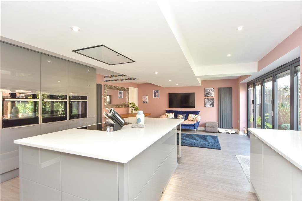 Property photo 3 of 14 Kitchen/Diner