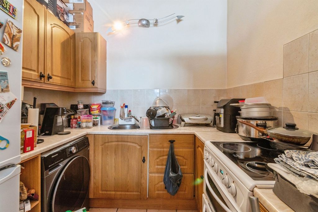 Property photo 3 of 8