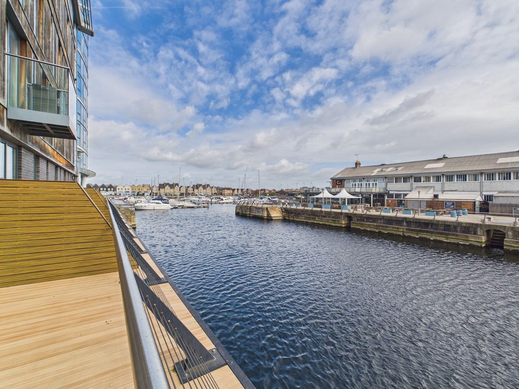 Property photo 1 of 8 Photo 8