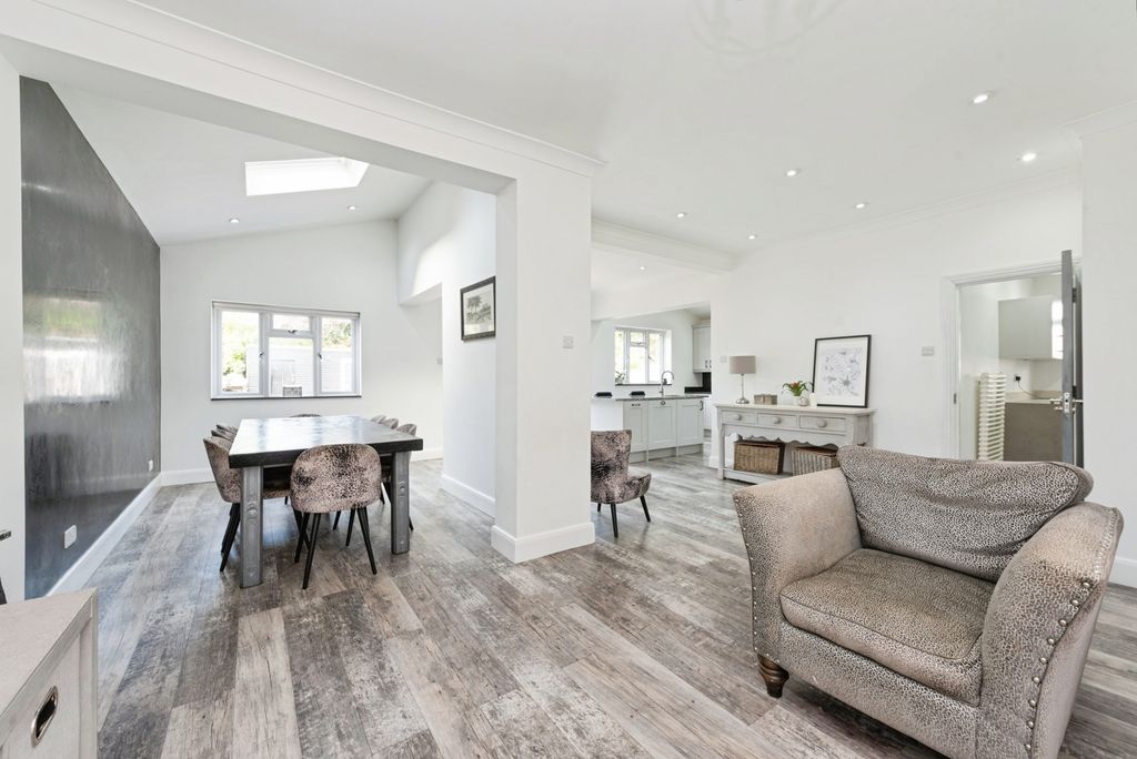 Property photo 2 of 19 Kitchen/Dining Room