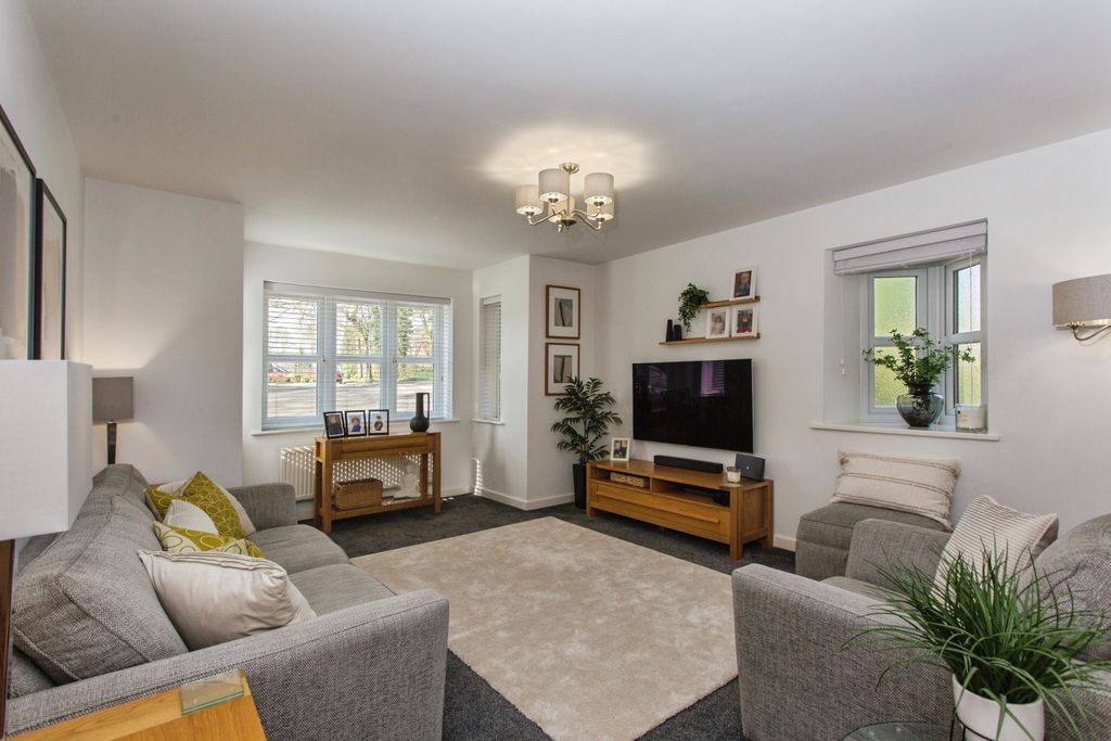 Property photo 3 of 15