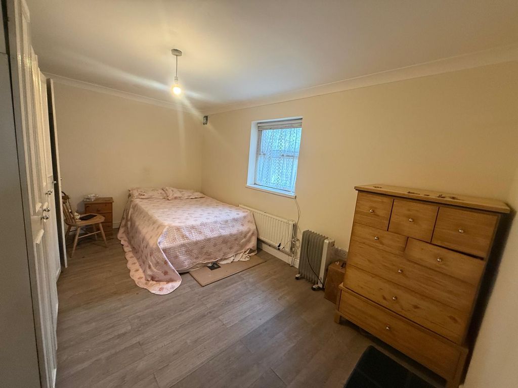 Property photo 3 of 3