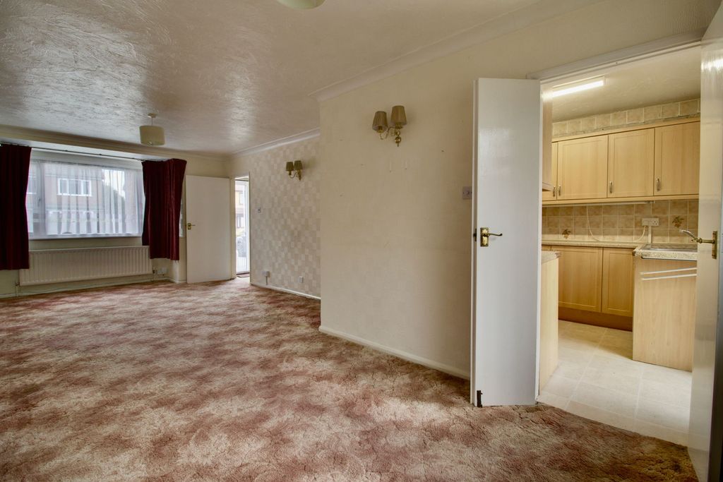 Property photo 2 of 23