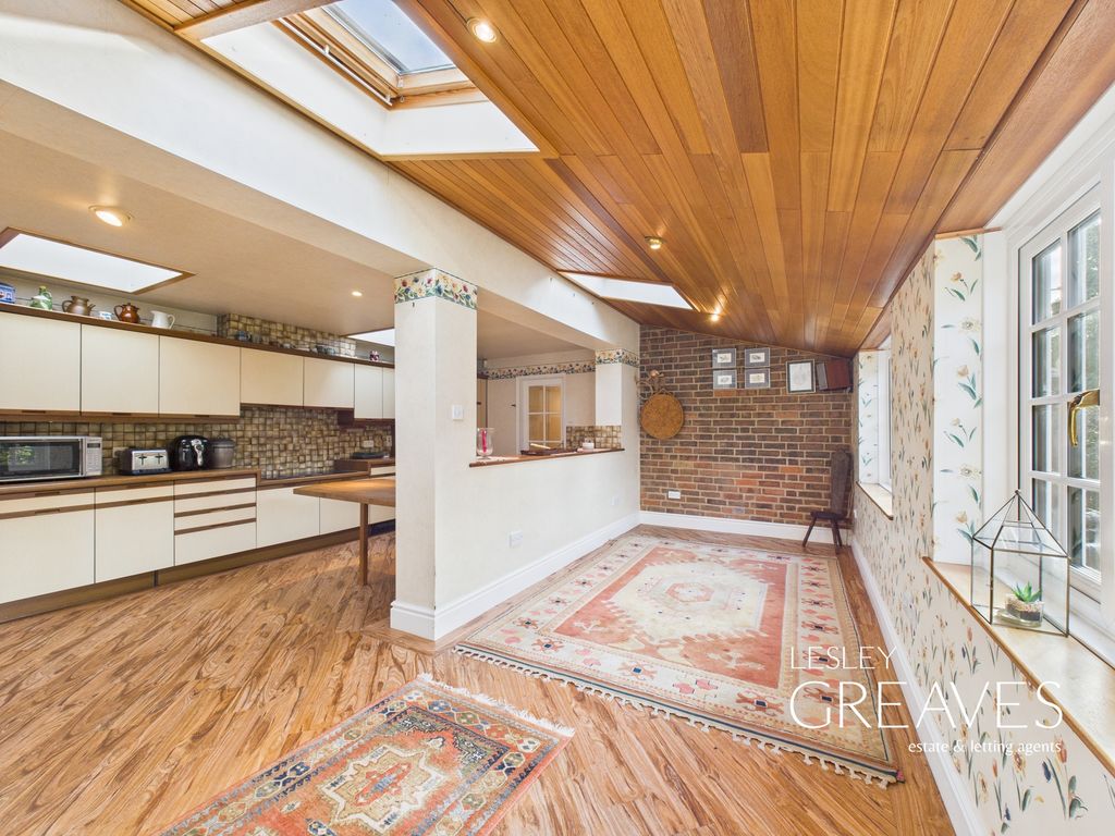 Property photo 3 of 35 Kitchen/Diner