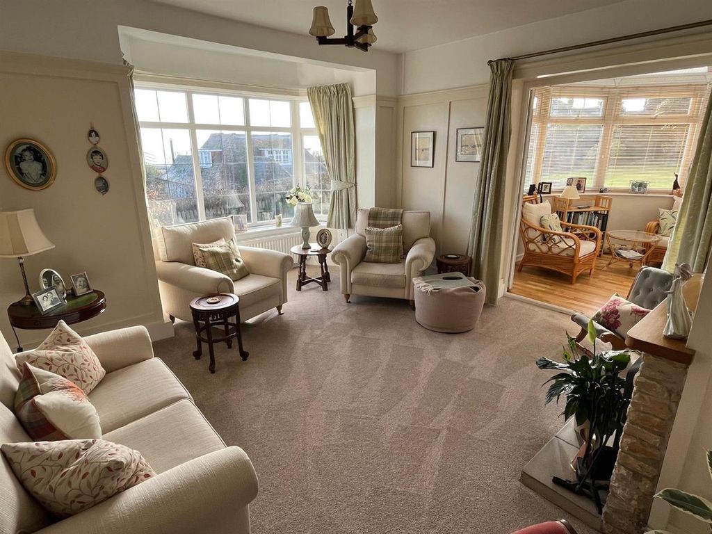 Property photo 3 of 14 8c6103A5-B6E2-4c6c-8F44-Cf6541F87Bff.Jpeg