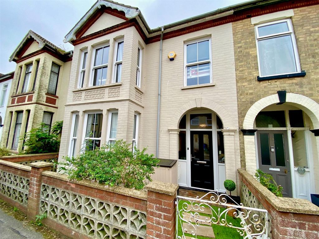 Property photo 1 of 15 Front.Jpg