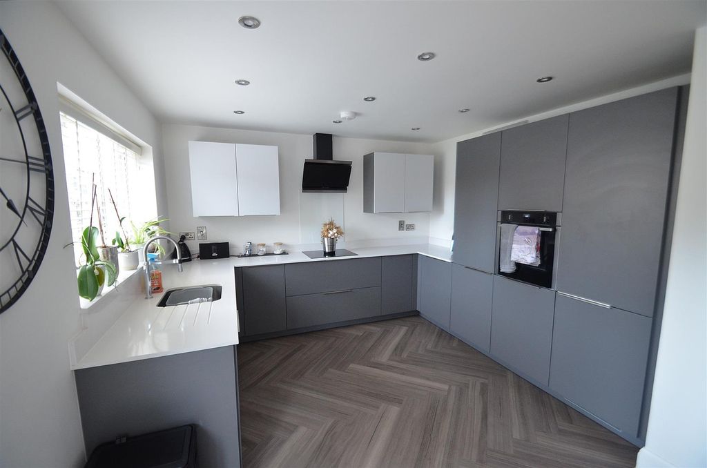 Property photo 2 of 13 Kitchen/Diner