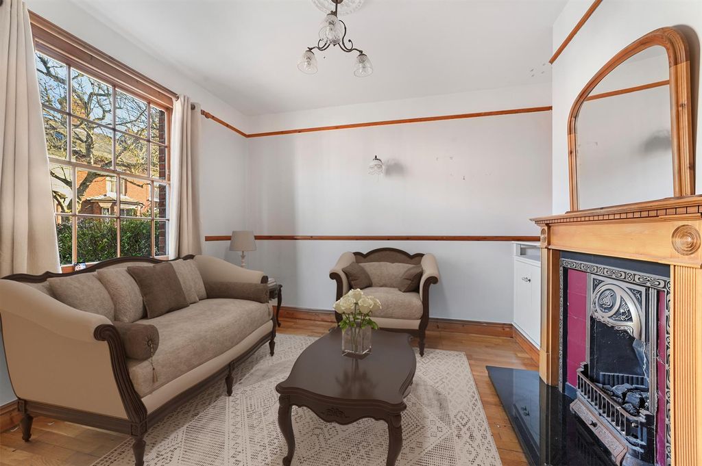 Property photo 3 of 13 Sitting Room