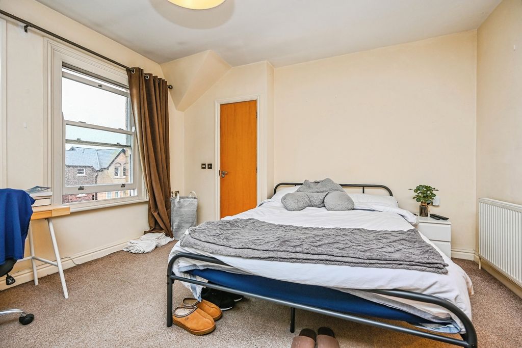 Property photo 3 of 17 Photo