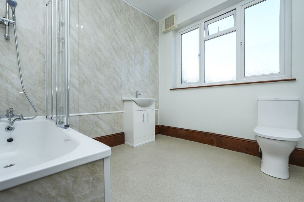 Property photo 1 of 17 Dsc01591