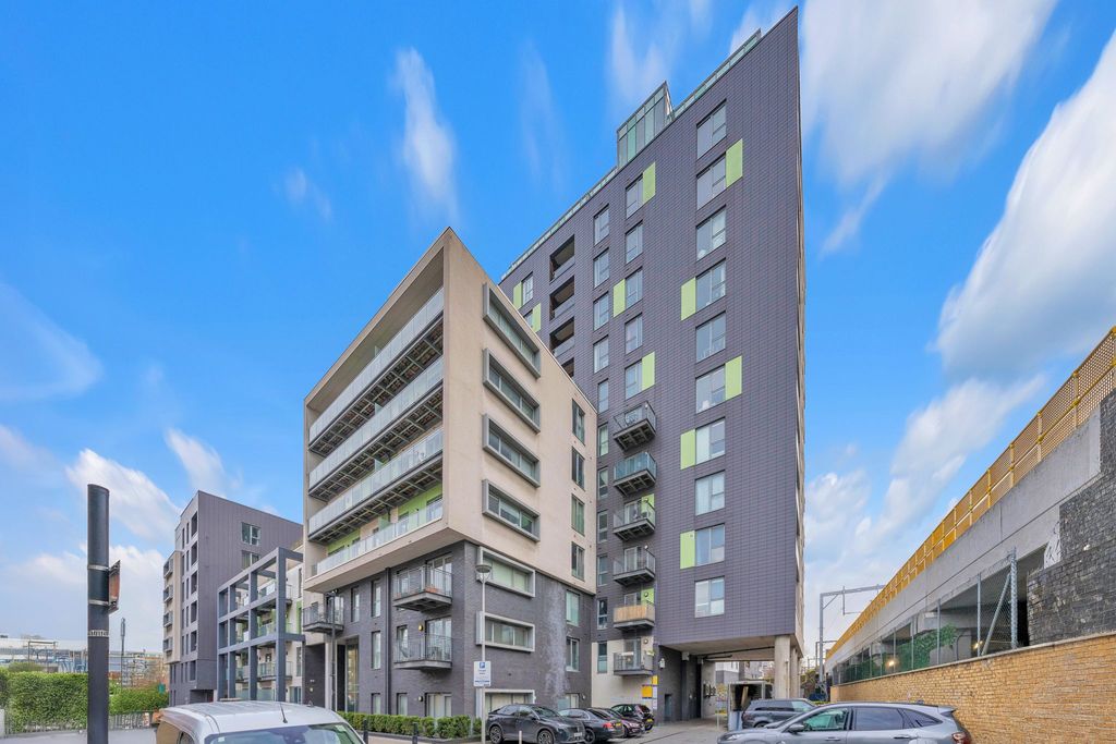 Property photo 1 of 19