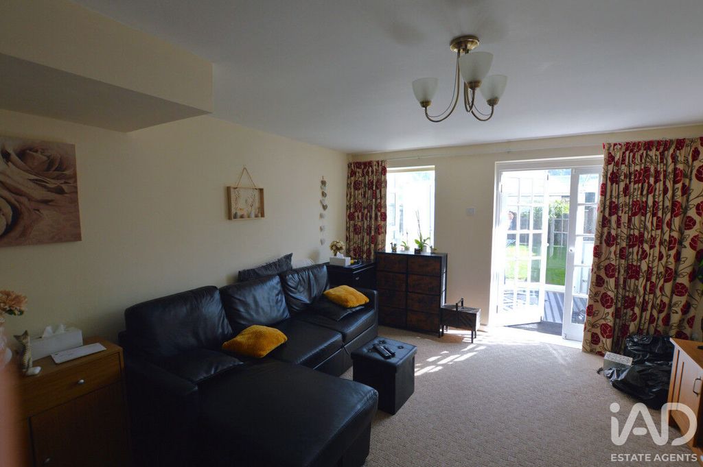 Property photo 3 of 10