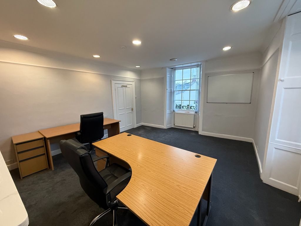 Property photo 1 of 2