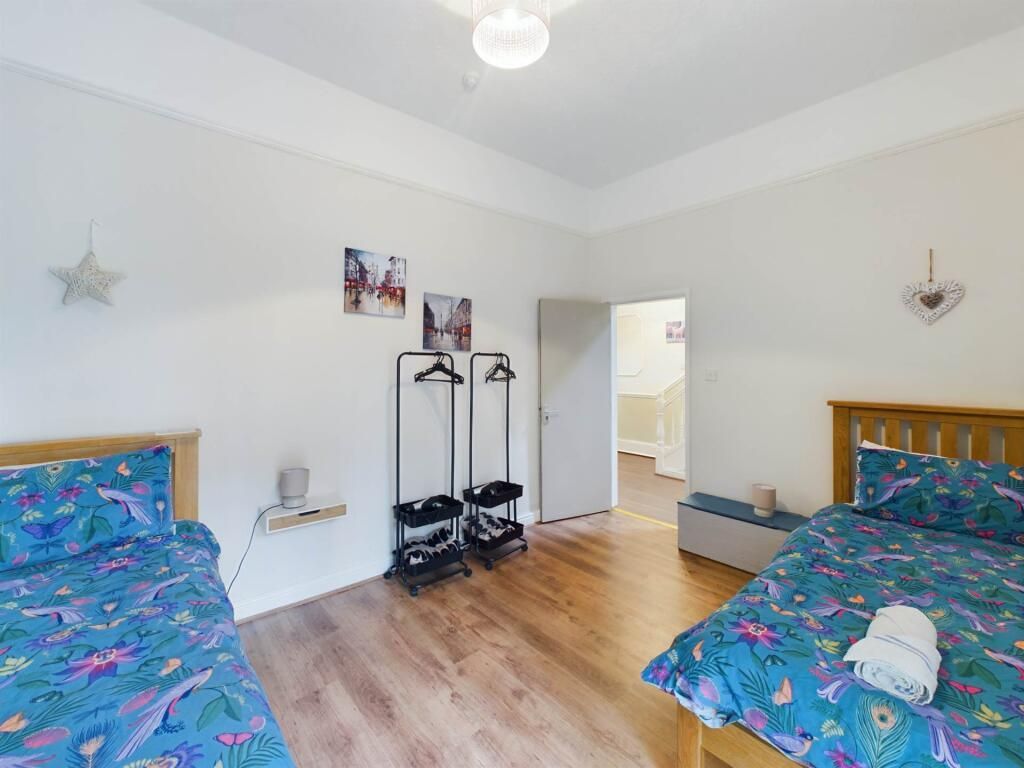Property photo 2 of 25