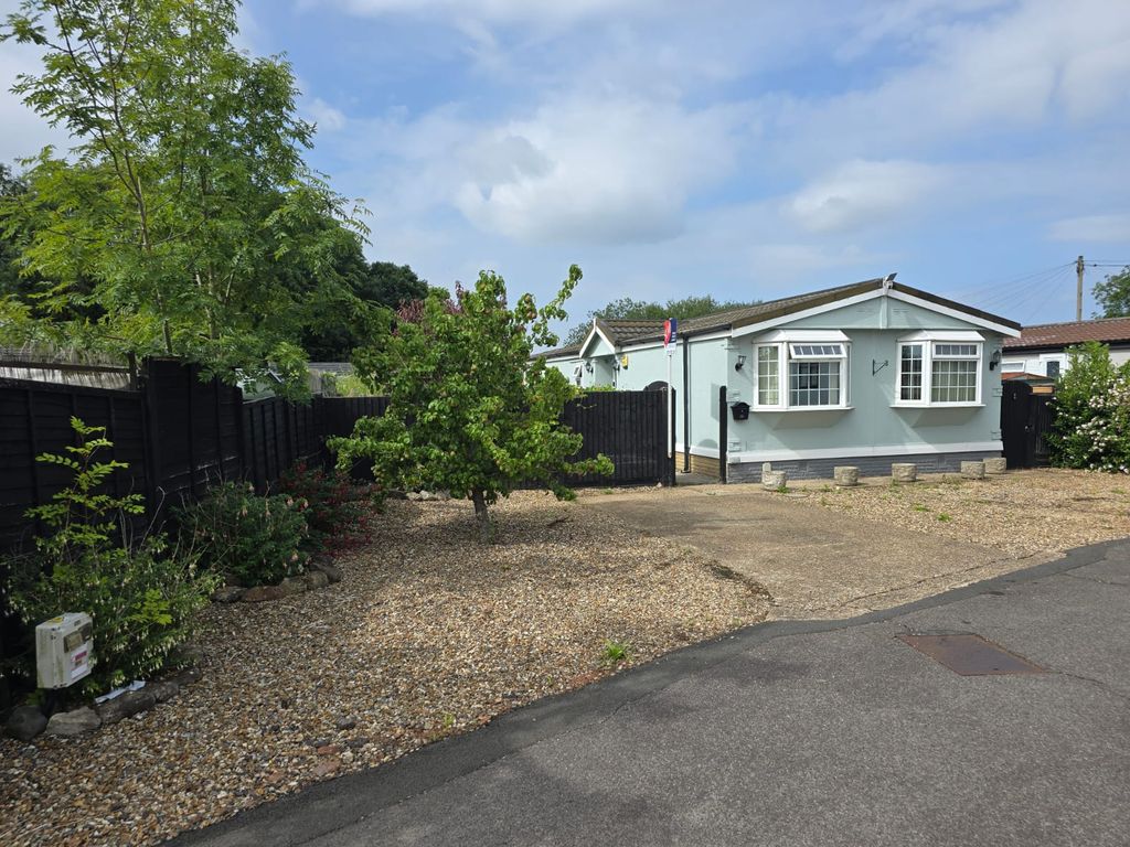 Property photo 1 of 27