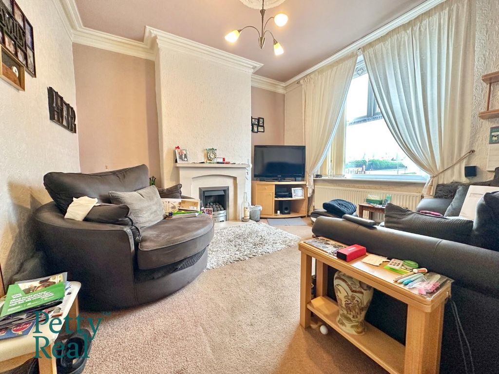 Property photo 2 of 15 79Fa819E-Ffdc-464A-8849-1219B9D97362.Jpeg